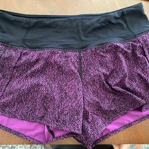 Lululemon shorts with zipper in band
